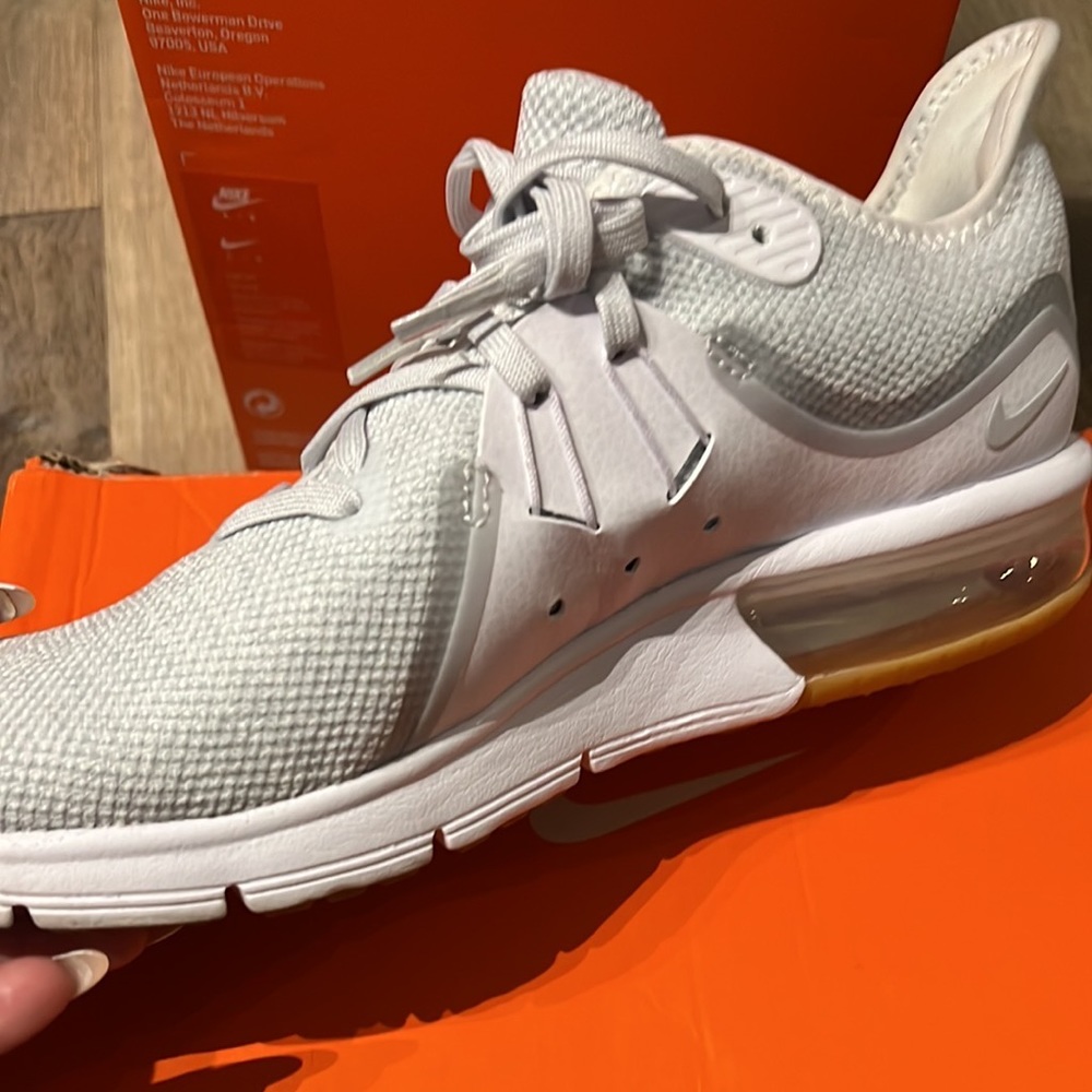 Nike Air Max Sequent 3 Women Running Shoes White Grey NWT Size 9.5 - Picture 10 of 10